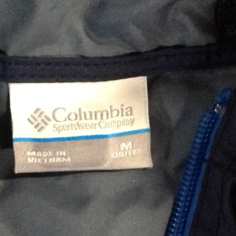 Boys Columbia packable rain jacket - Picture 2 of 3
